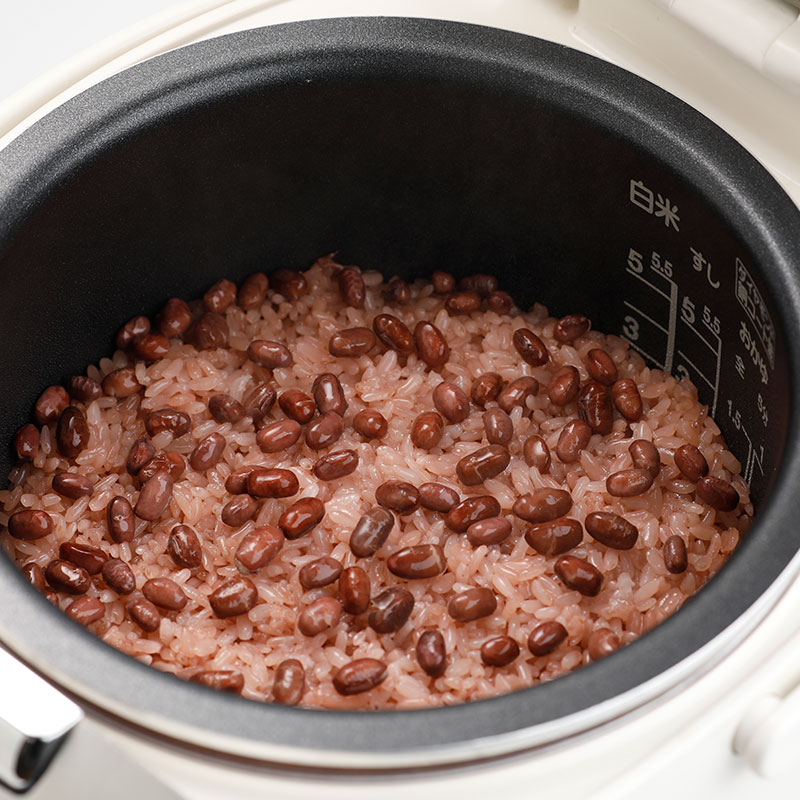 厳選された国産もち米と小豆を使用